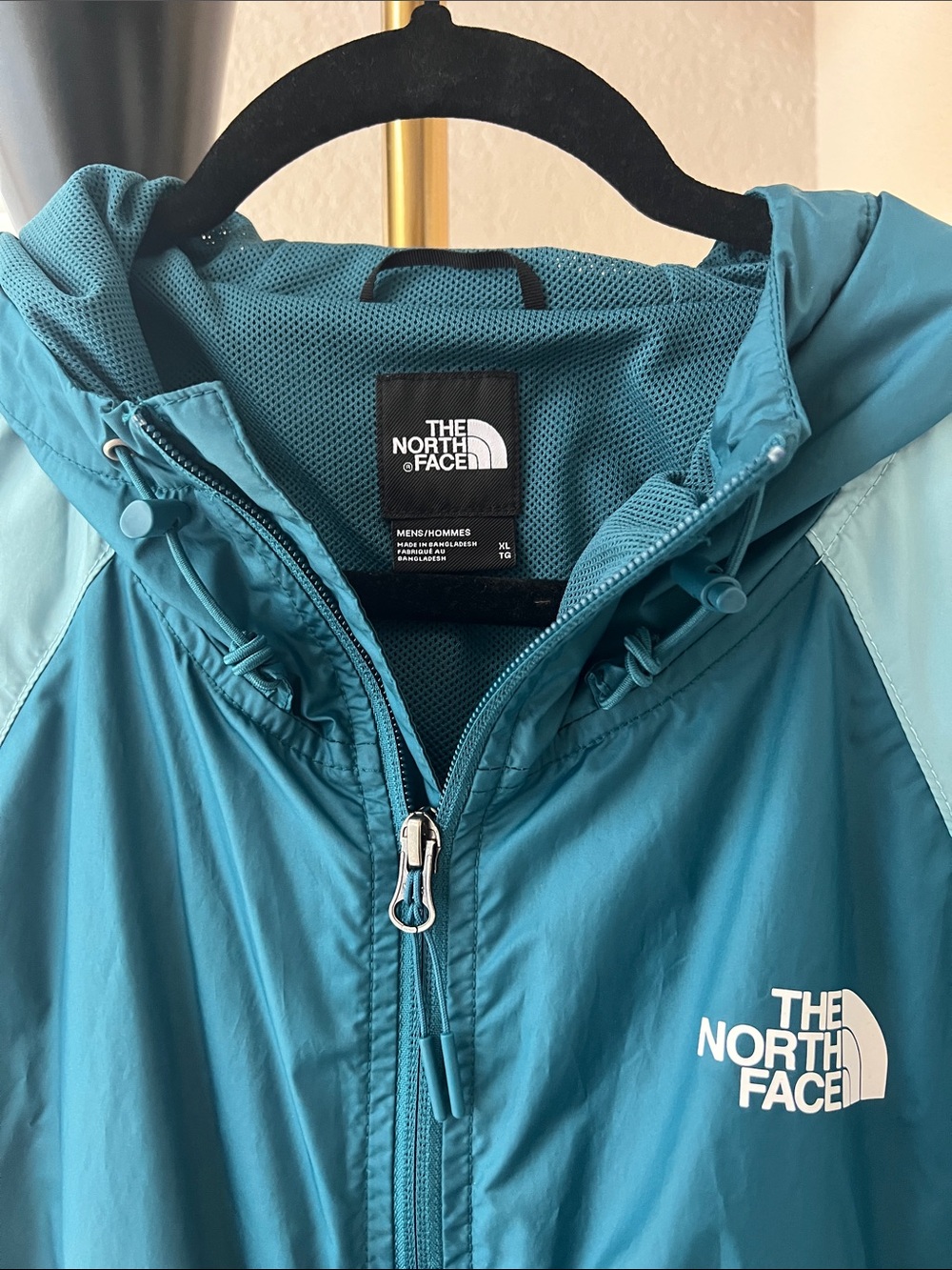 The North Face Windbreaker - Picture 2 of 3